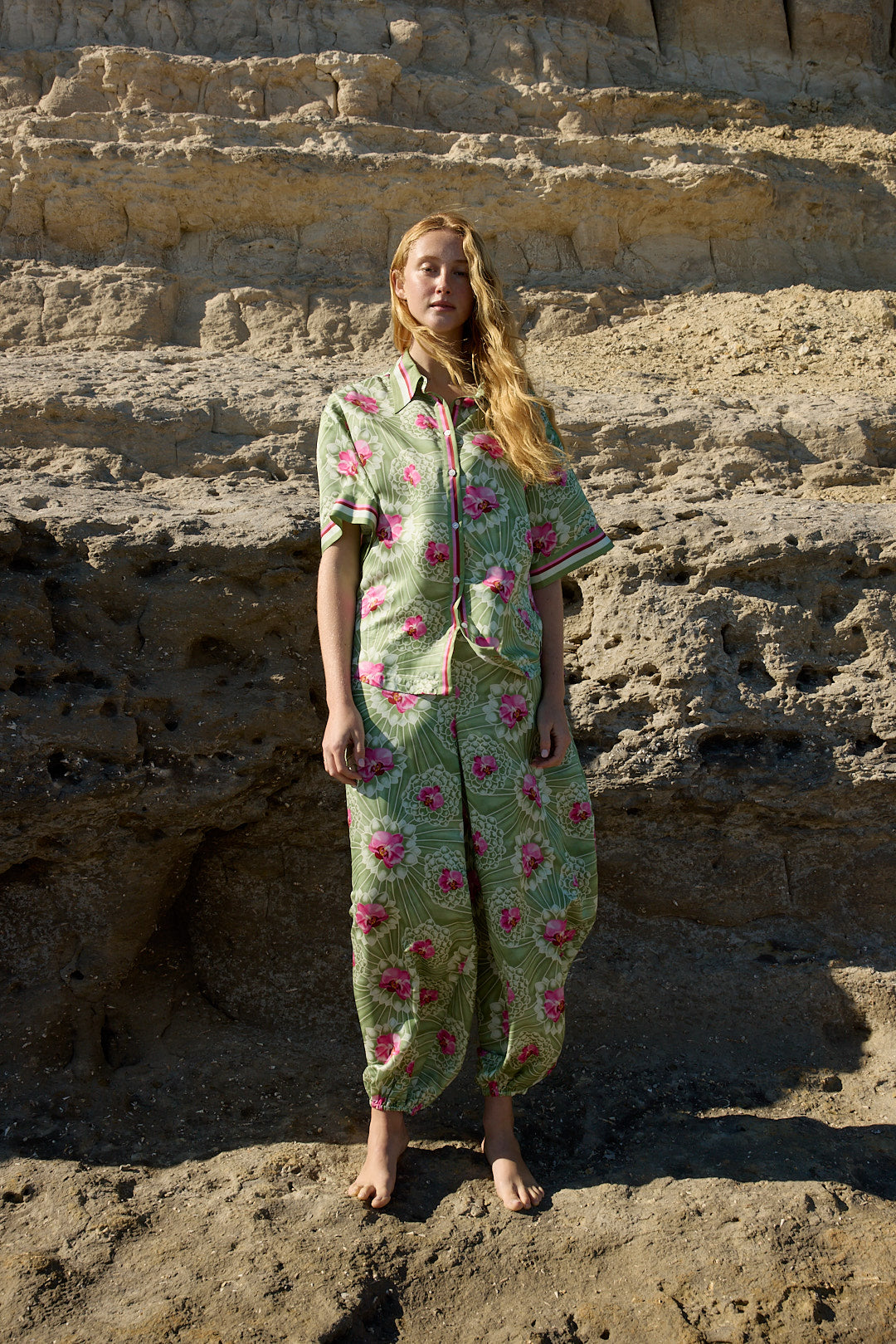 BENI SHIRT MEADOW PHALAE