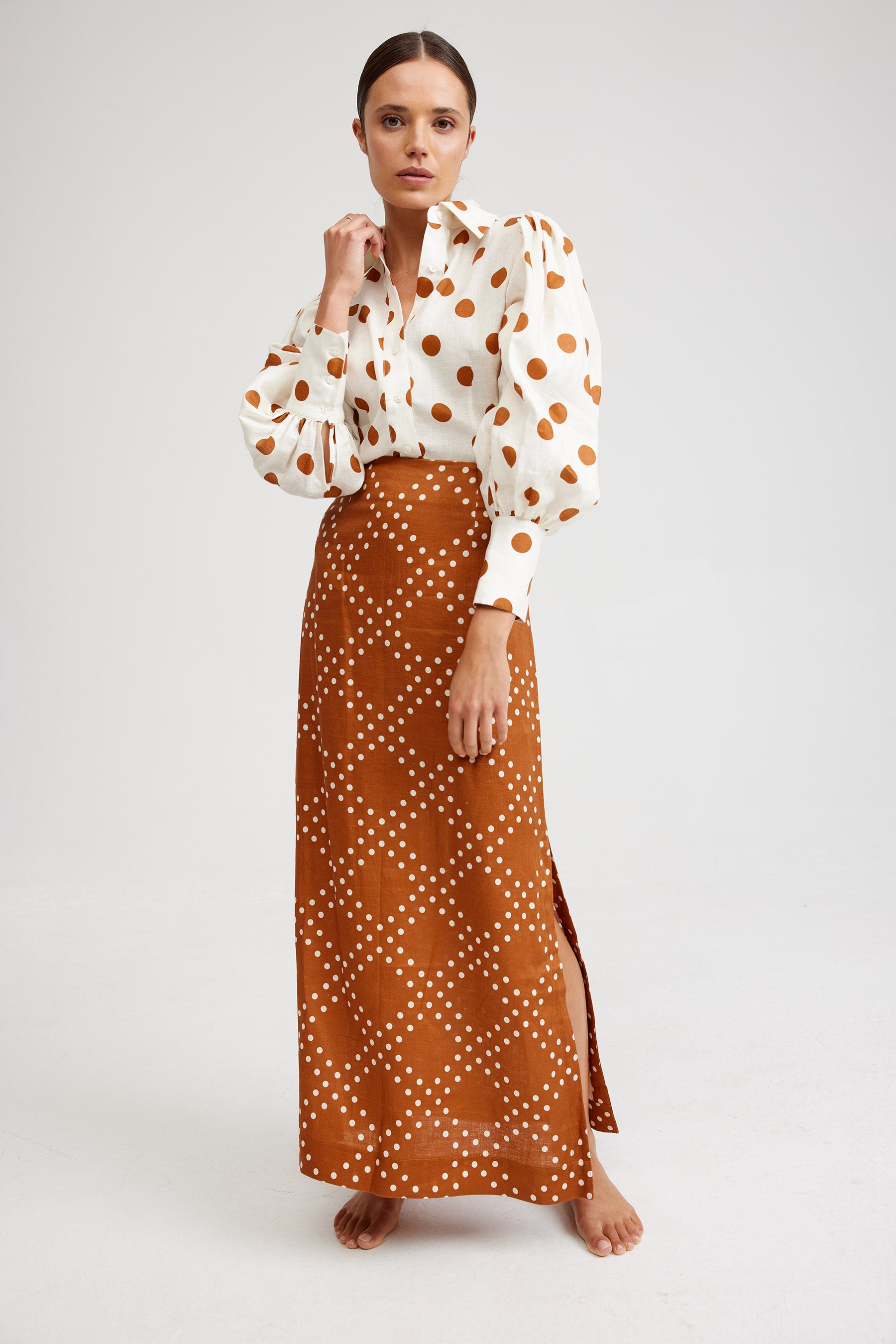 NOLA SHIRT IN MILK/CIGAR DOT