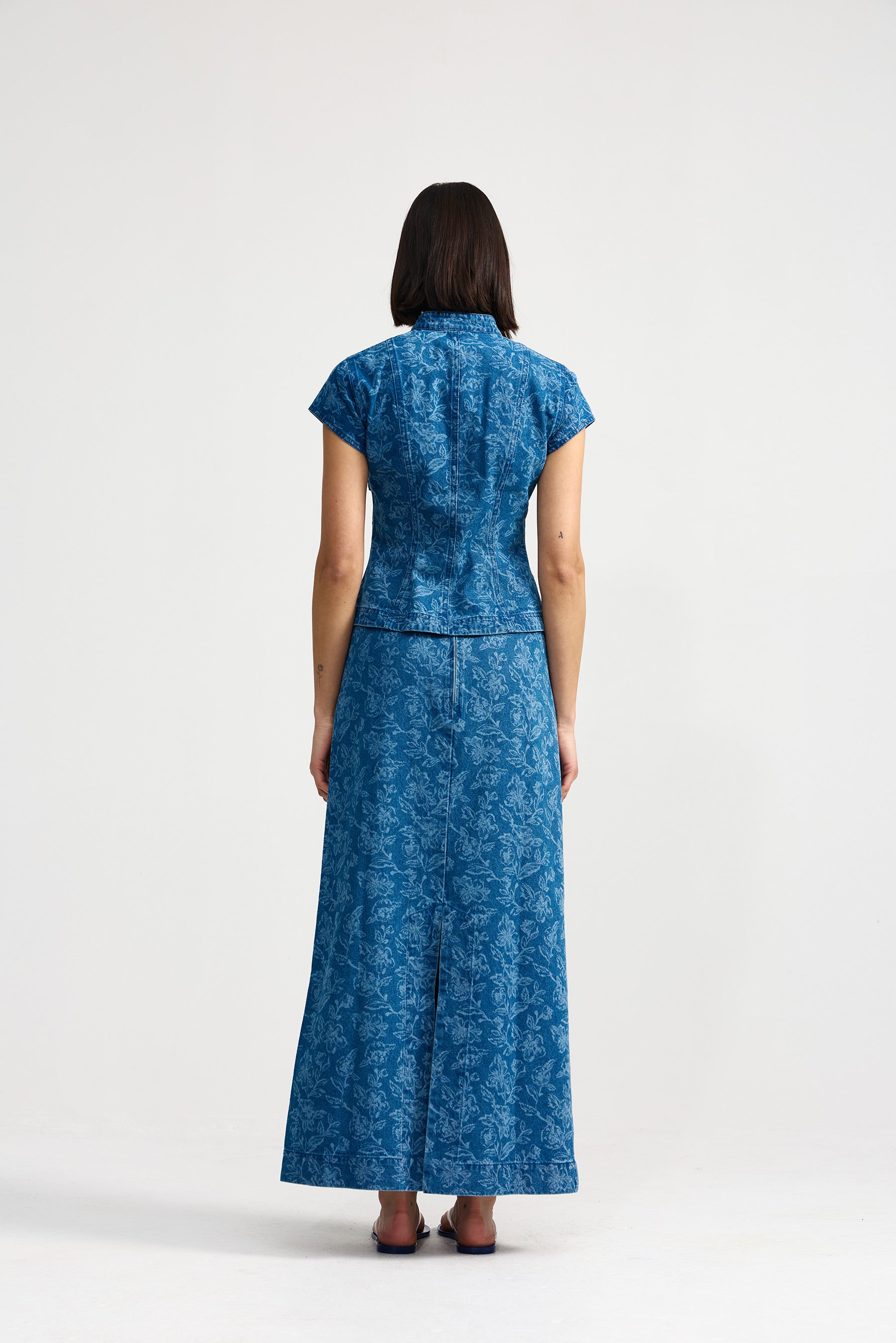 TILLA TOP IN DENIM PEONY