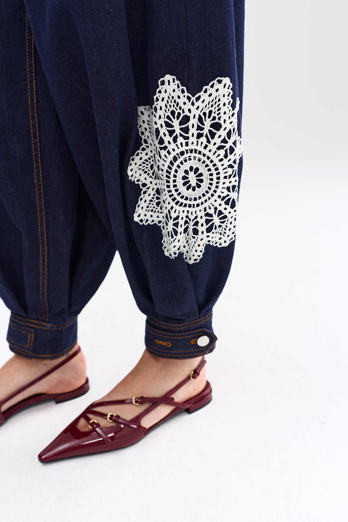 BOWIE JEAN INDIGO DENIM LACE