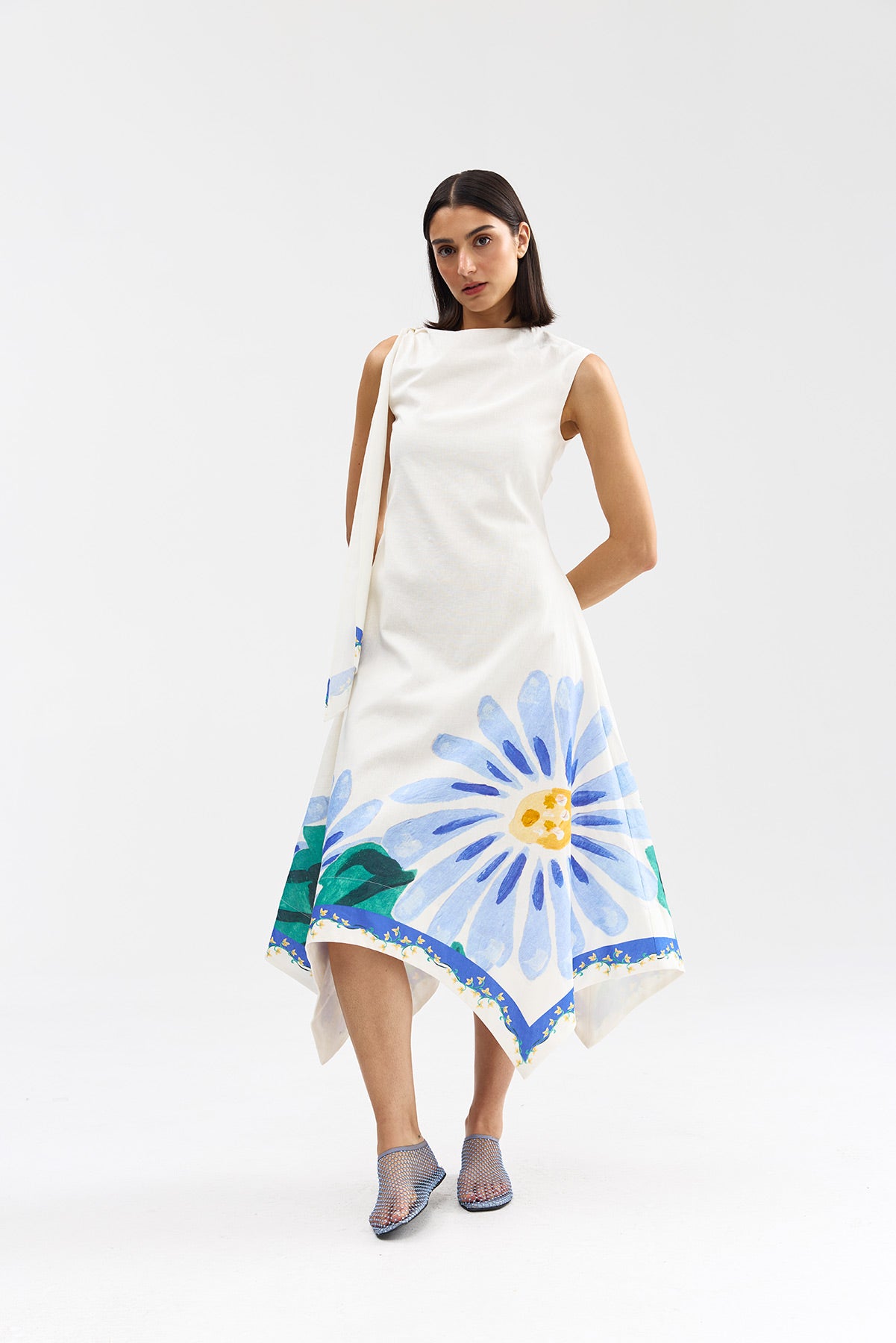 AS22675B_ALESSIA_DRESS_ANTIQUE_DAISY_1.jpg
