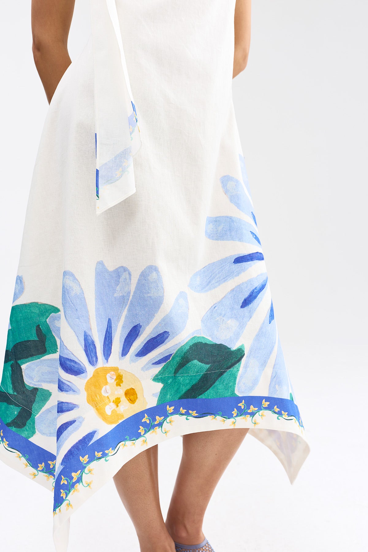 ALESSIA DRESS ANTIQUE DAISY