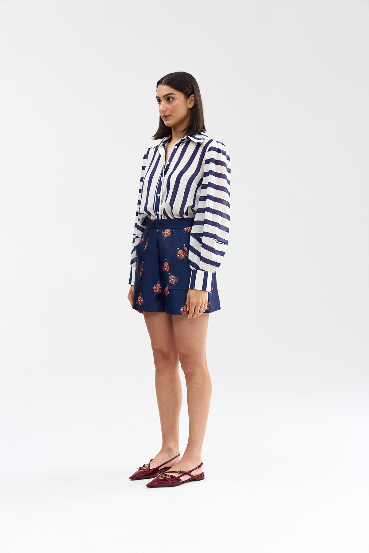 AS22692_LARA_SHORT_ROYAL_PAPAYA_2.jpg