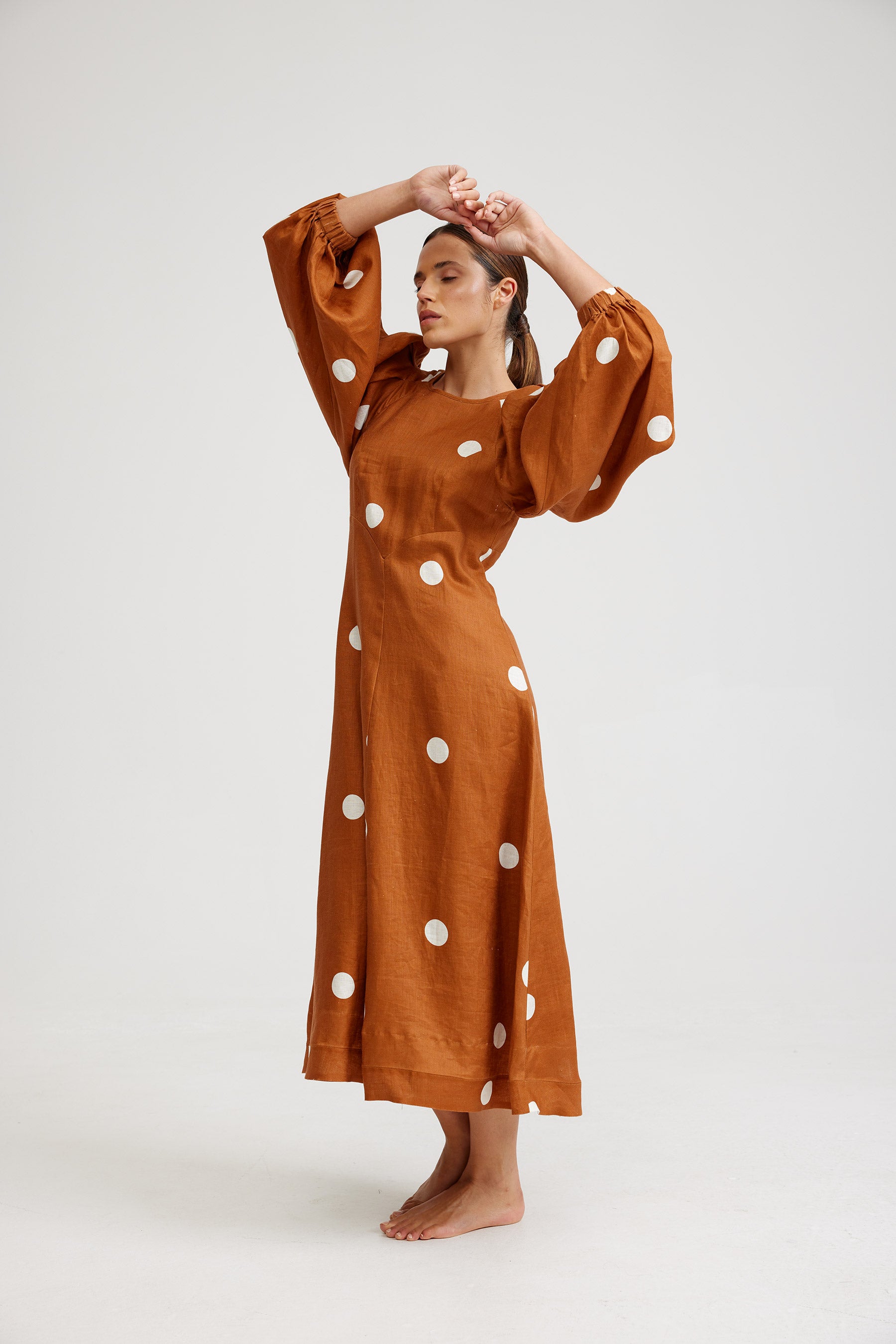 VINCE DRESS IN CIGAR/MILK DOT Aston Studio VINCE DRESS IN CIGAR/MILK DOT Aston Studio